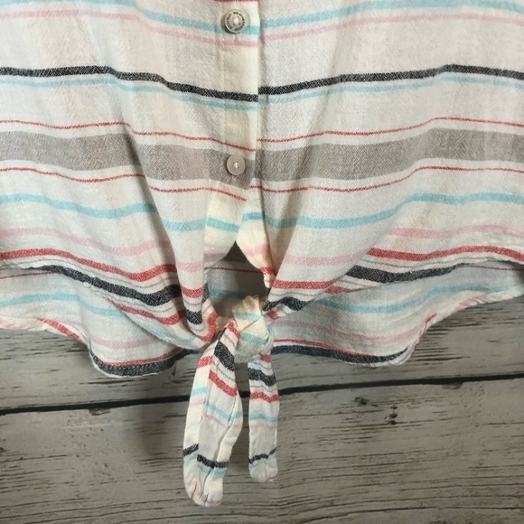 Weatherproof Front Knot Linen Button Up Top Small - Picture 4 of 16